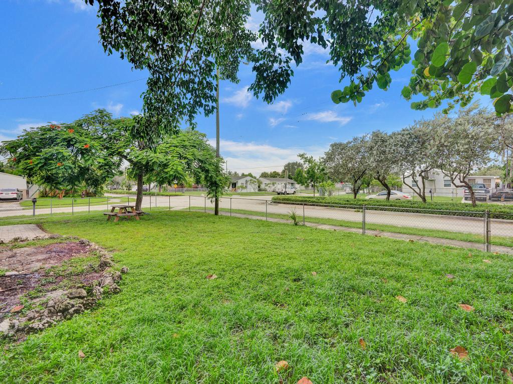 COLLIER ESTATES 2ND ADD - Residential Lease