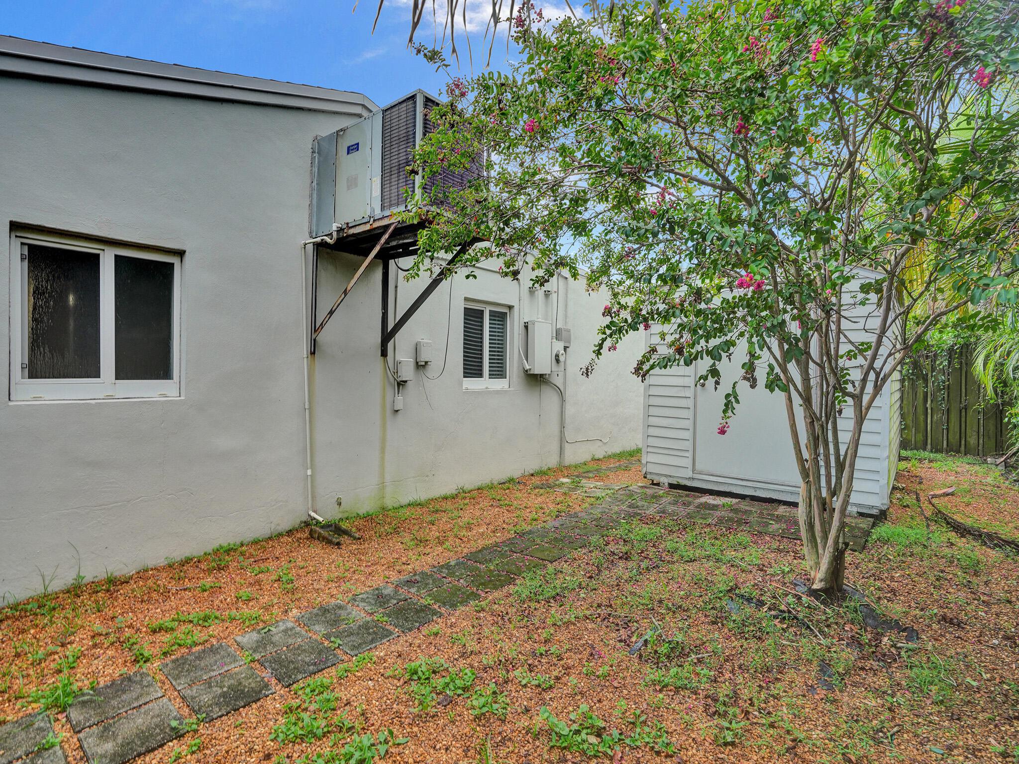 COLLIER ESTATES 2ND ADD - Residential Lease