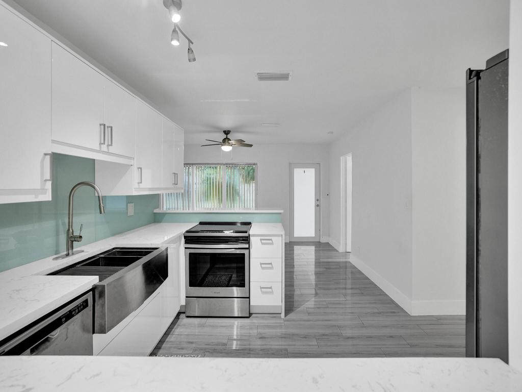 COLLIER ESTATES 2ND ADD - Residential Lease