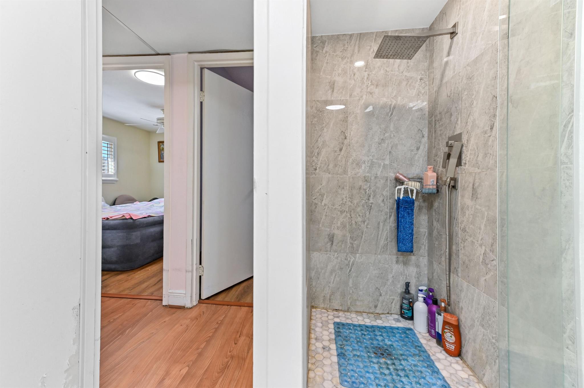 KINGS POINT - Residential