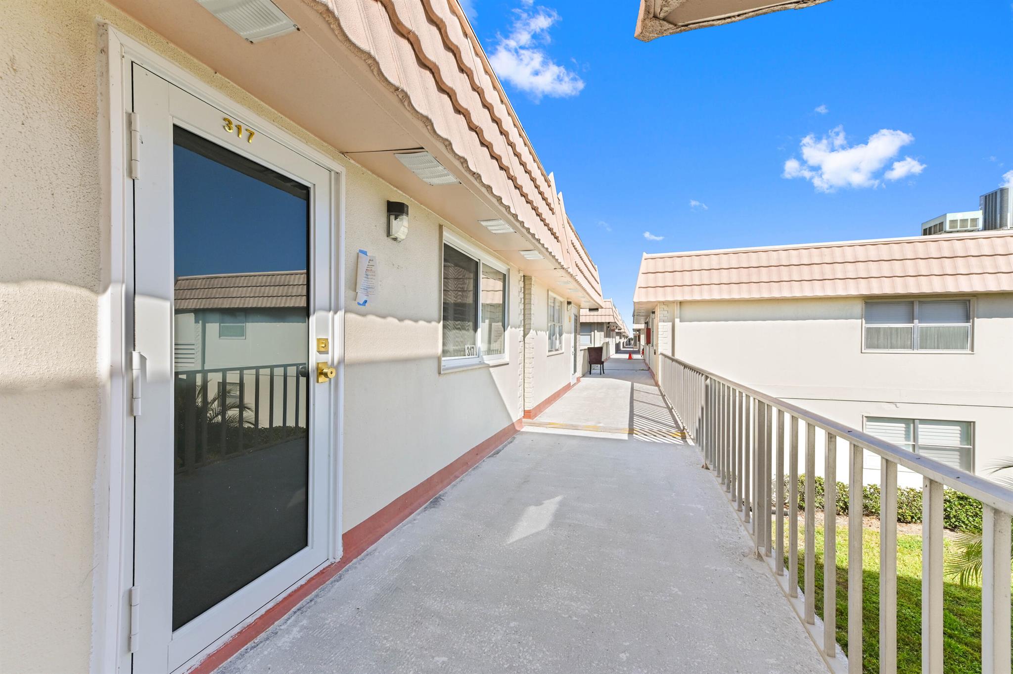 KINGS POINT - Residential