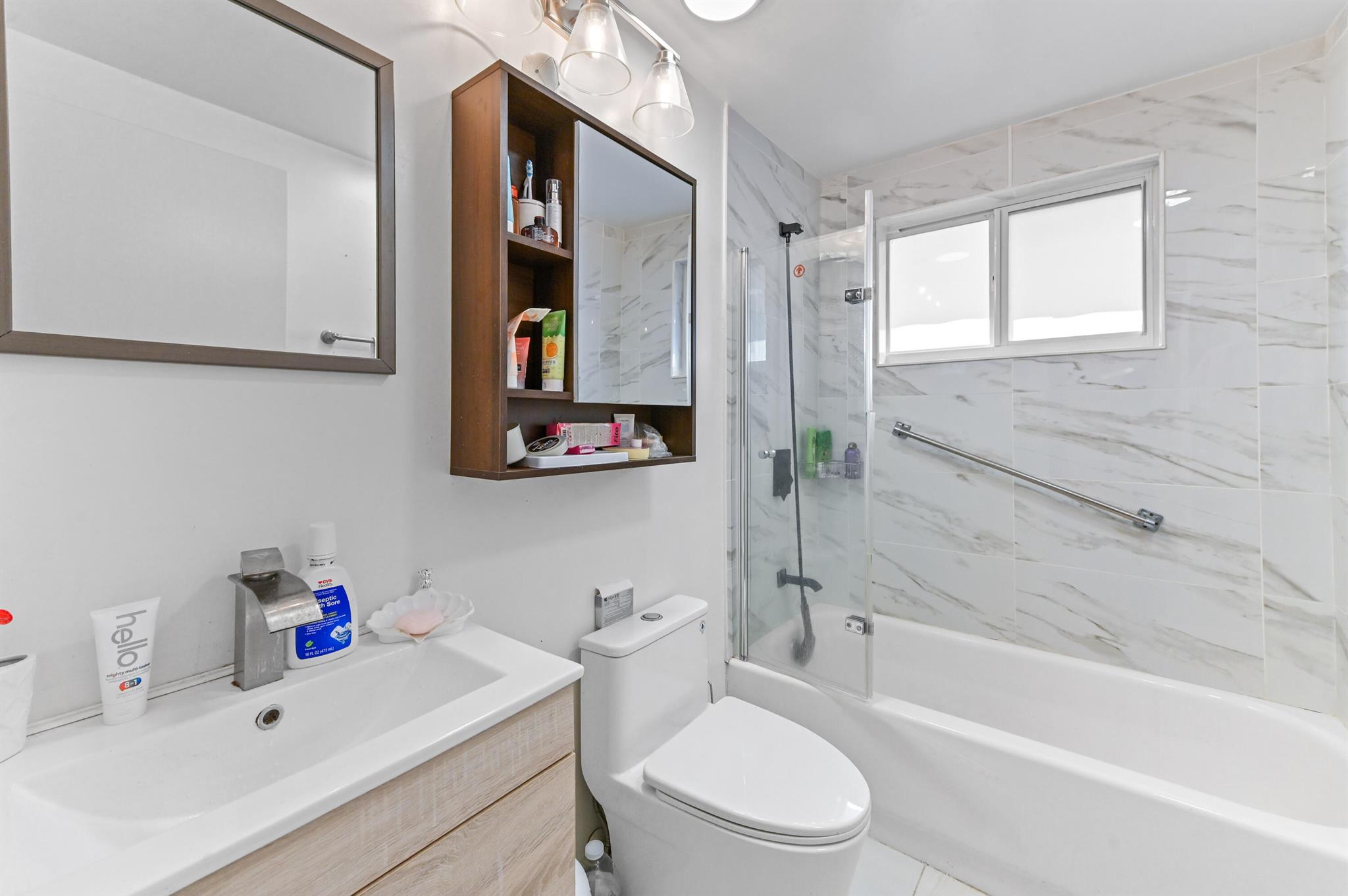 KINGS POINT - Residential