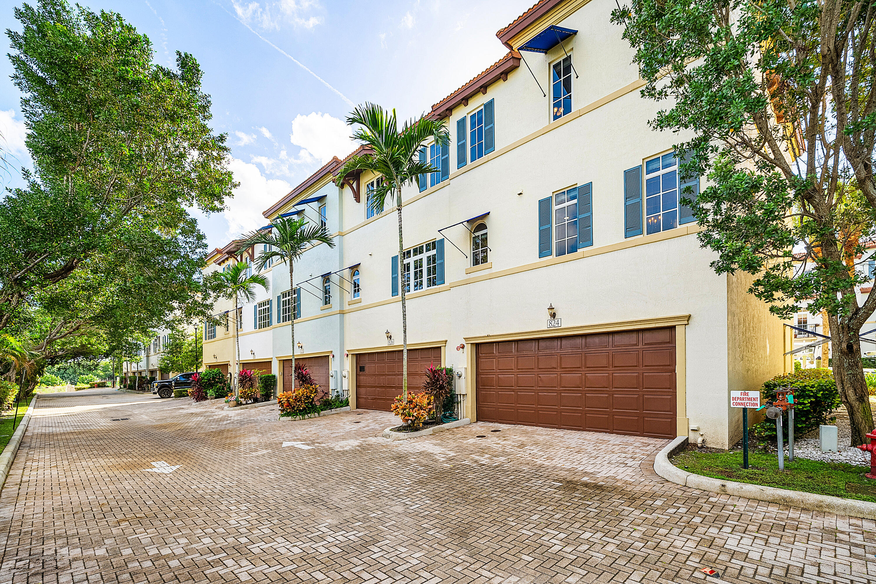 ESTANCIA AT BOYNTON BEACH - Residential Lease