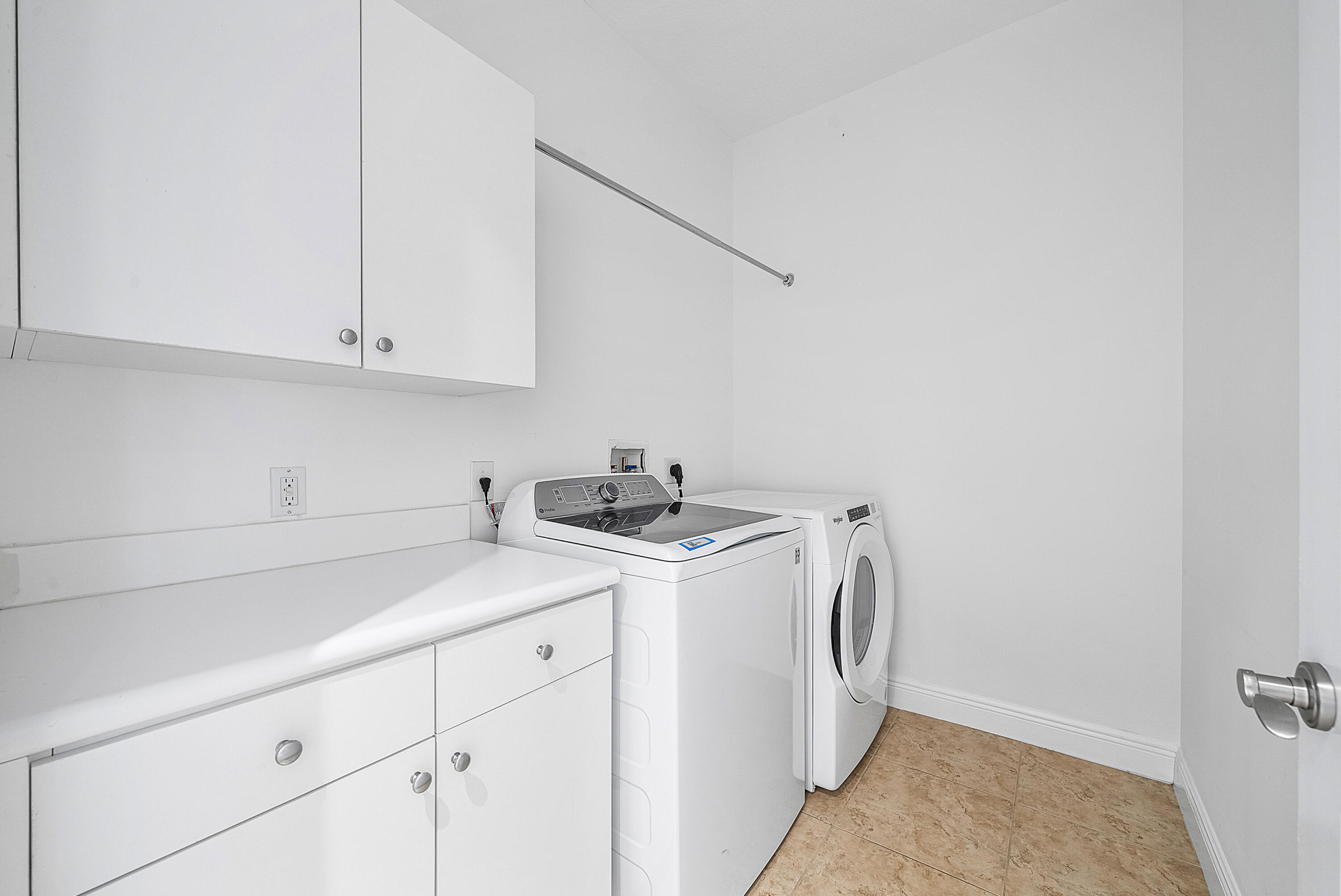 ESTANCIA AT BOYNTON BEACH - Residential Lease