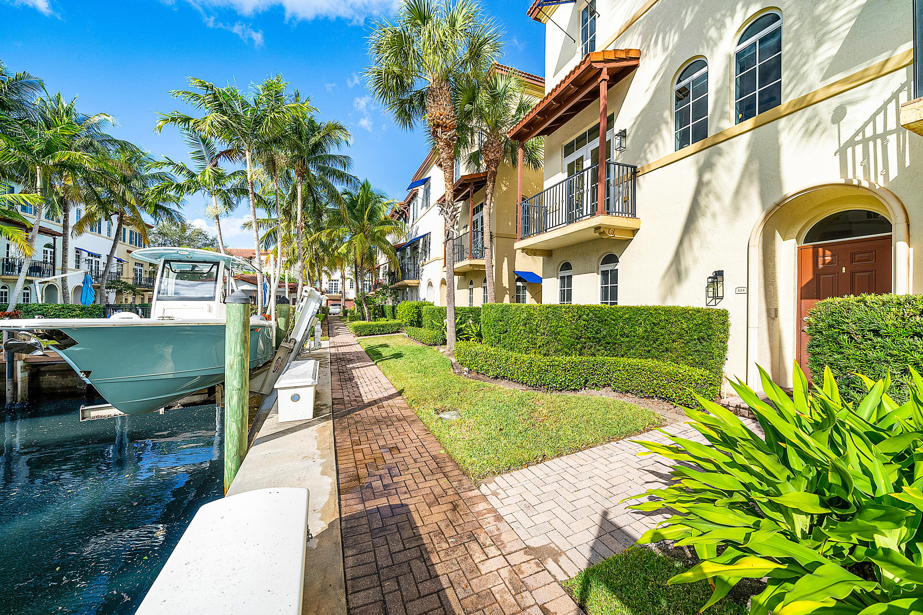 ESTANCIA AT BOYNTON BEACH - Residential Lease