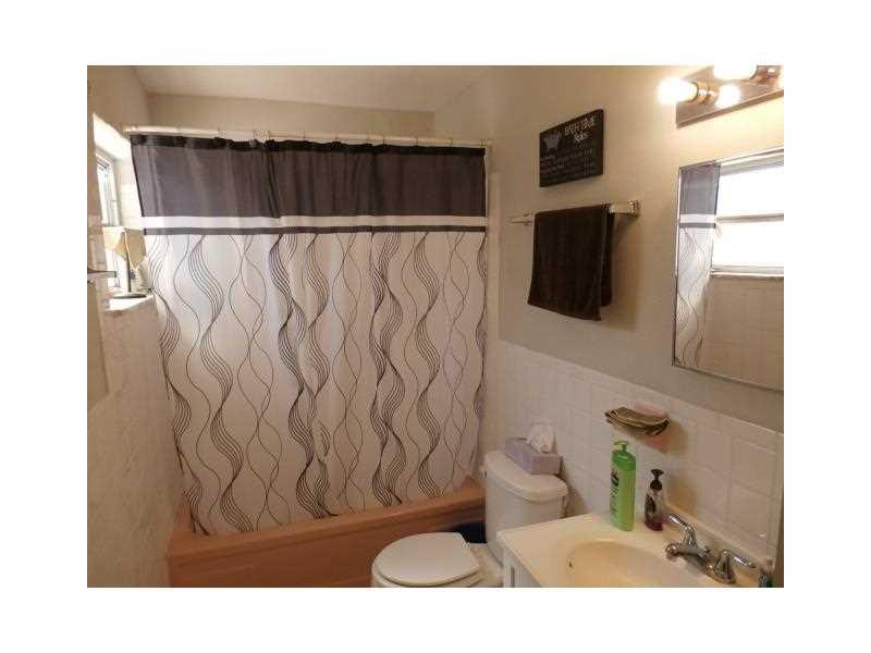 COLLIER MANOR 2ND ADD - Residential