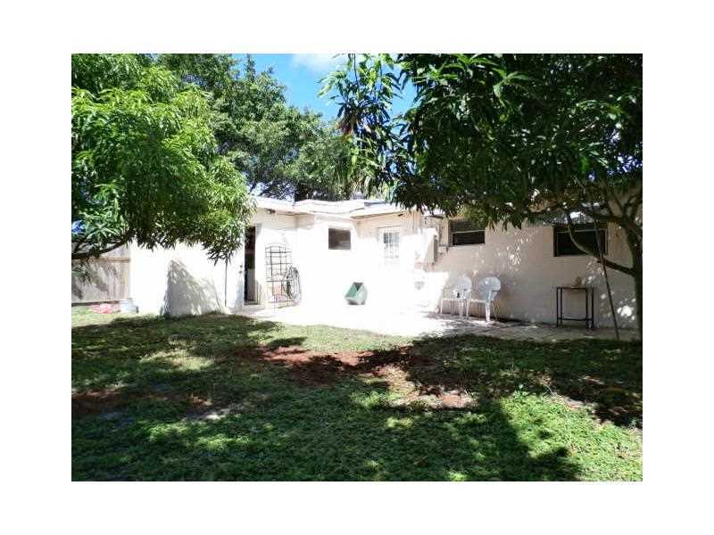 COLLIER MANOR 2ND ADD - Residential