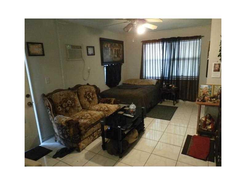 COLLIER MANOR 2ND ADD - Residential