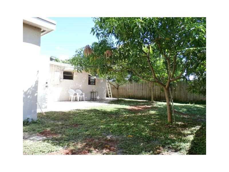 COLLIER MANOR 2ND ADD - Residential