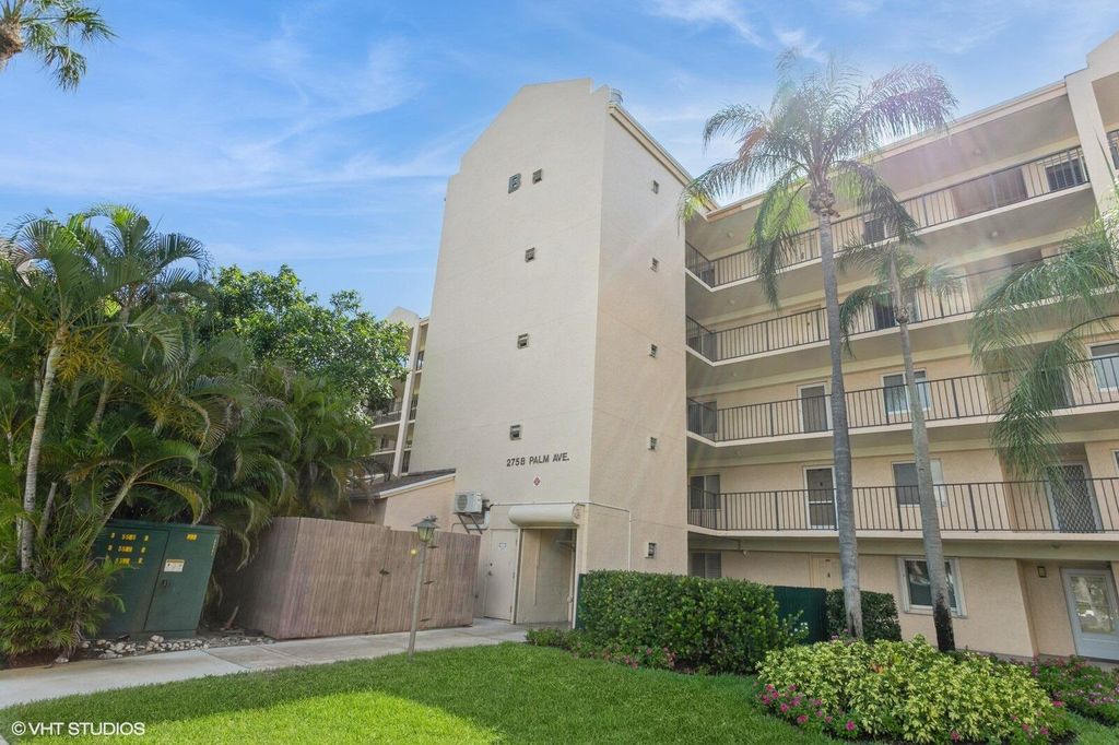 Photo of 275 Palm Avenue #B403, Jupiter, FL 33477 (MLS # R11090565)