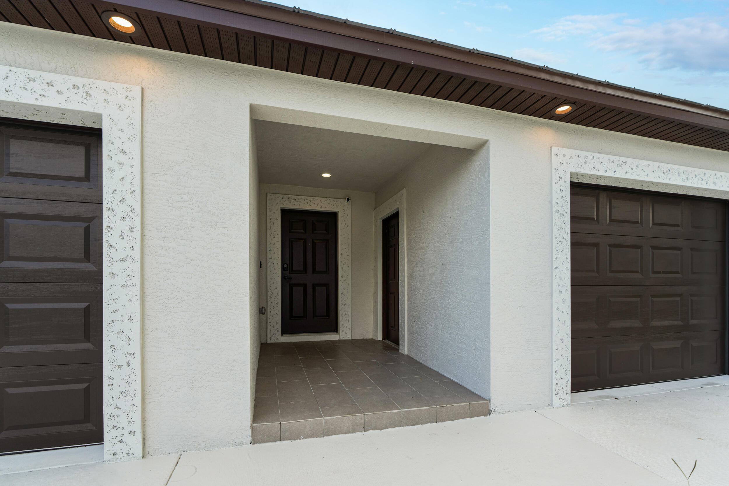 View photos, virtual tours, details... 14533 Dulce Real