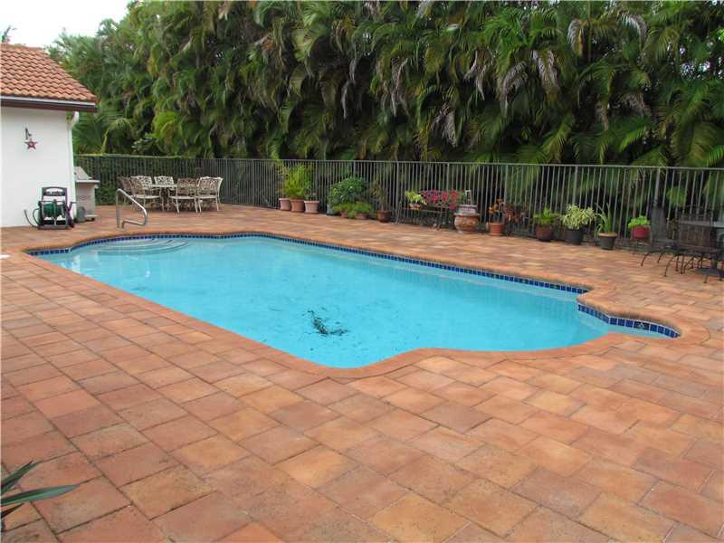 WEST GLEN - Residential Lease