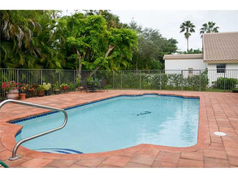 WEST GLEN - Residential Lease