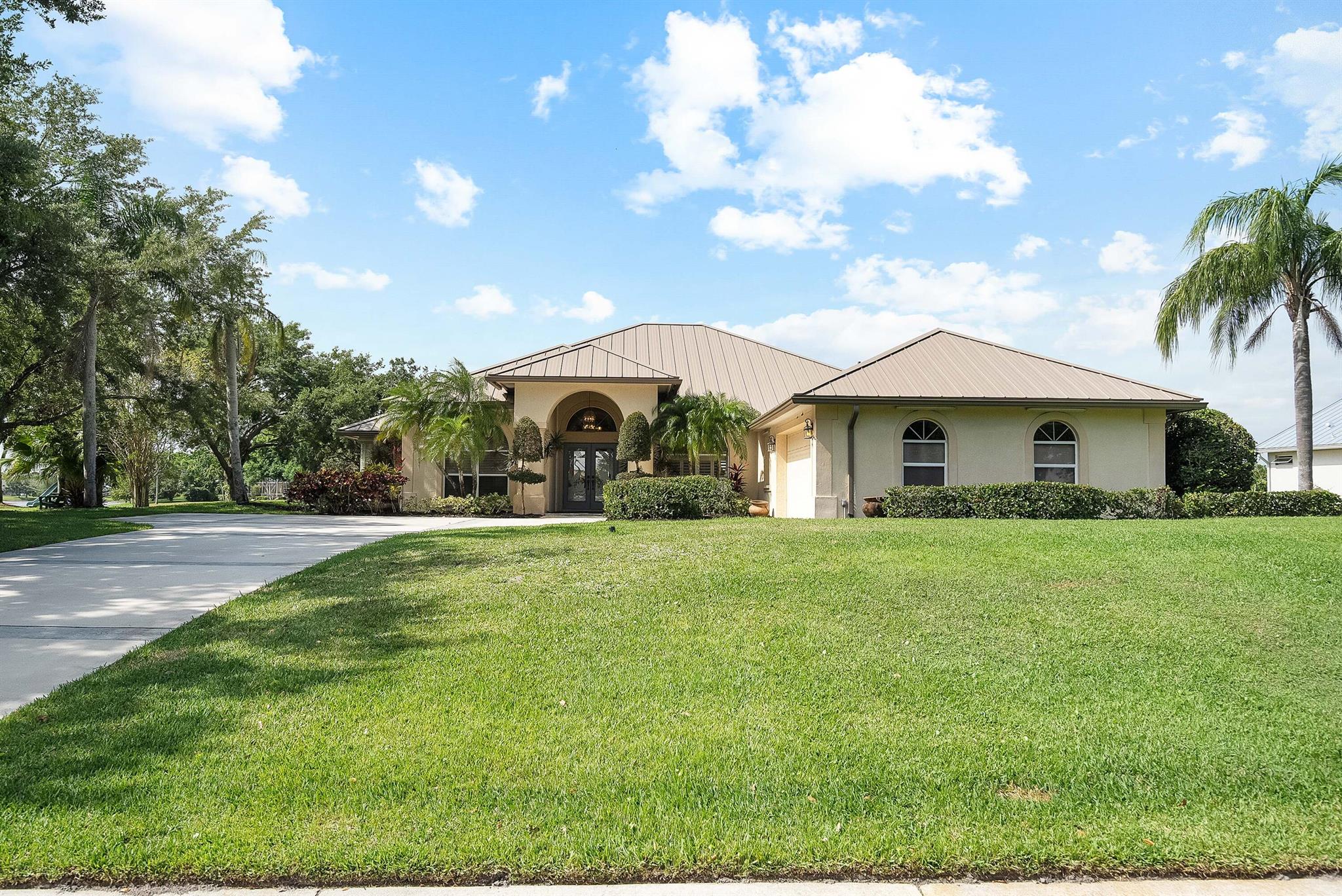 1392 SW Sea Holly Way