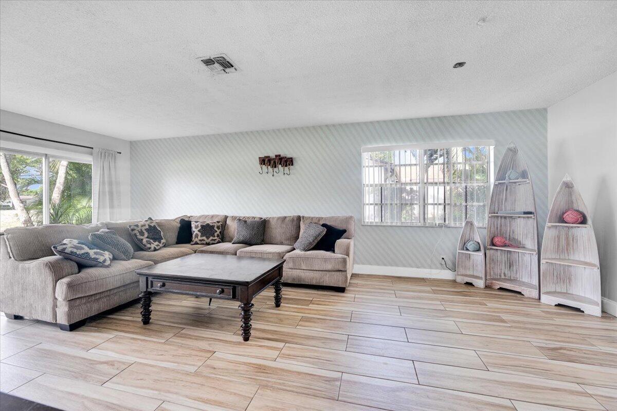 LUCERNE LAKES - Residential