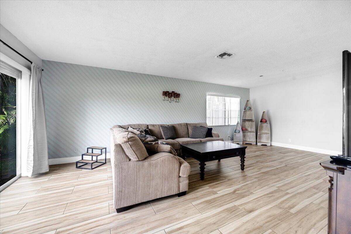 LUCERNE LAKES - Residential