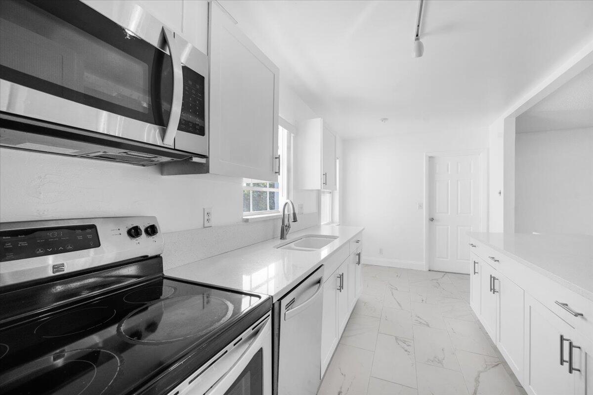 LUCERNE LAKES - Residential