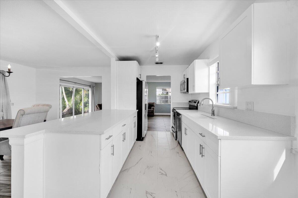 LUCERNE LAKES - Residential