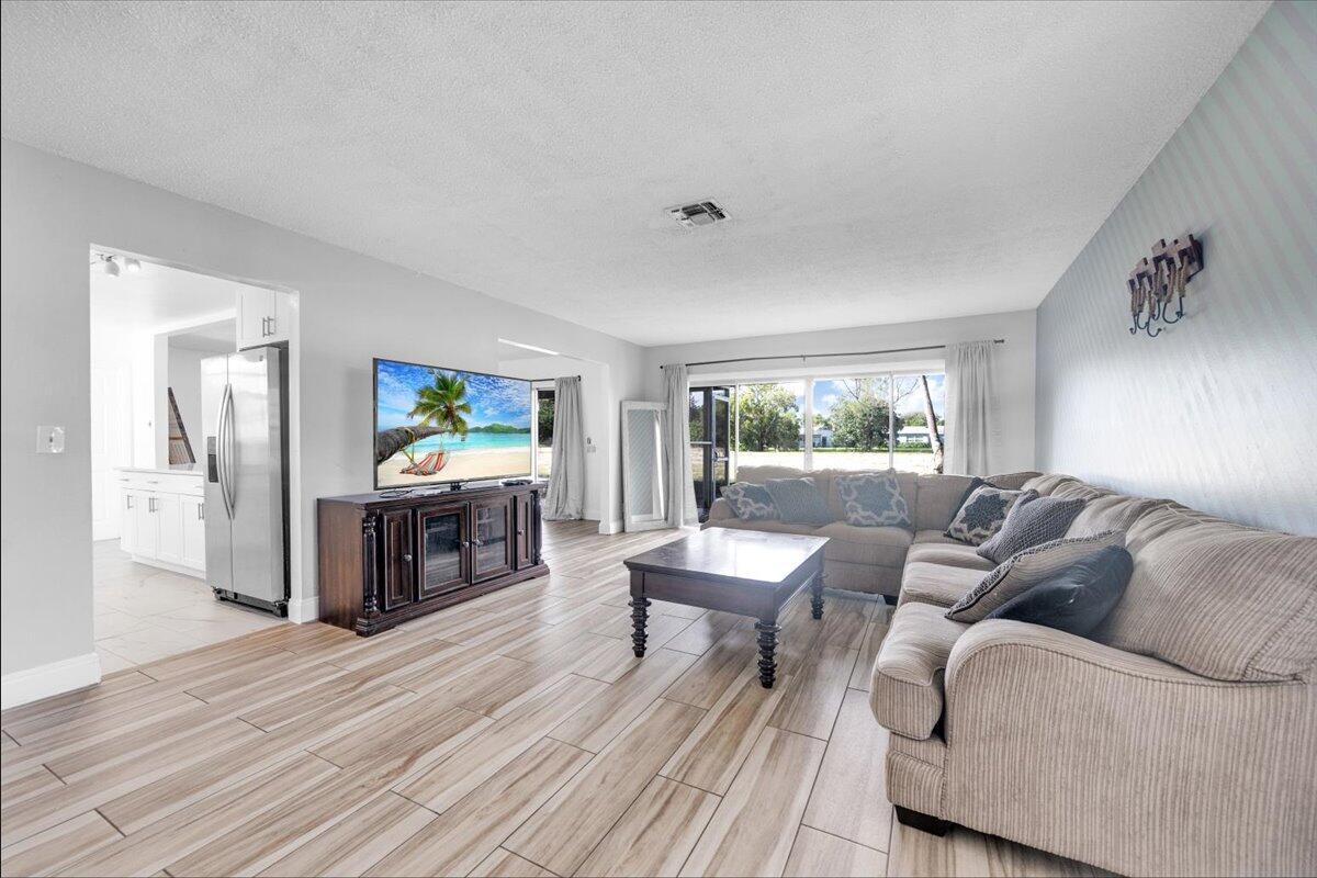 LUCERNE LAKES - Residential