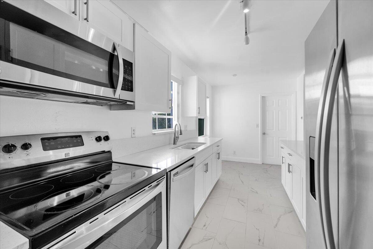 LUCERNE LAKES - Residential