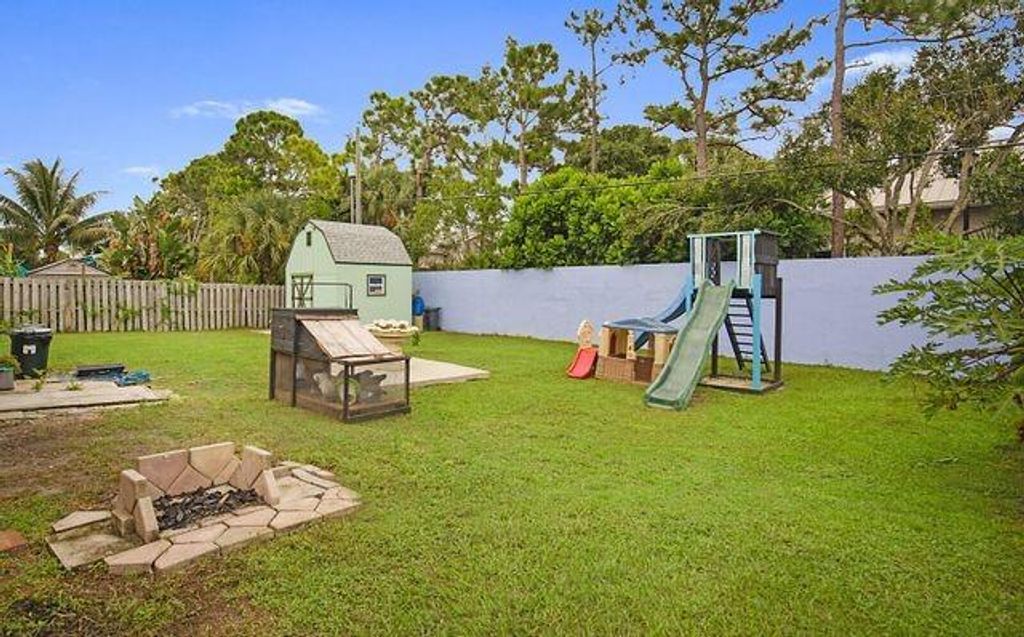 Photo of 1205 Cherokee Street, Jupiter, FL 33458 (MLS # F10426030)