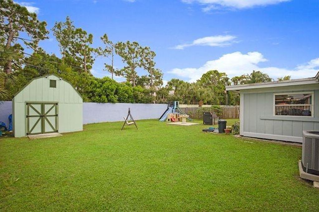 Photo of 1205 Cherokee Street, Jupiter, FL 33458 (MLS # F10426030)