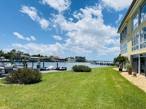 1351 Bayshore Drive Unit 105, Fort Pierce, FL MLS: R11090819