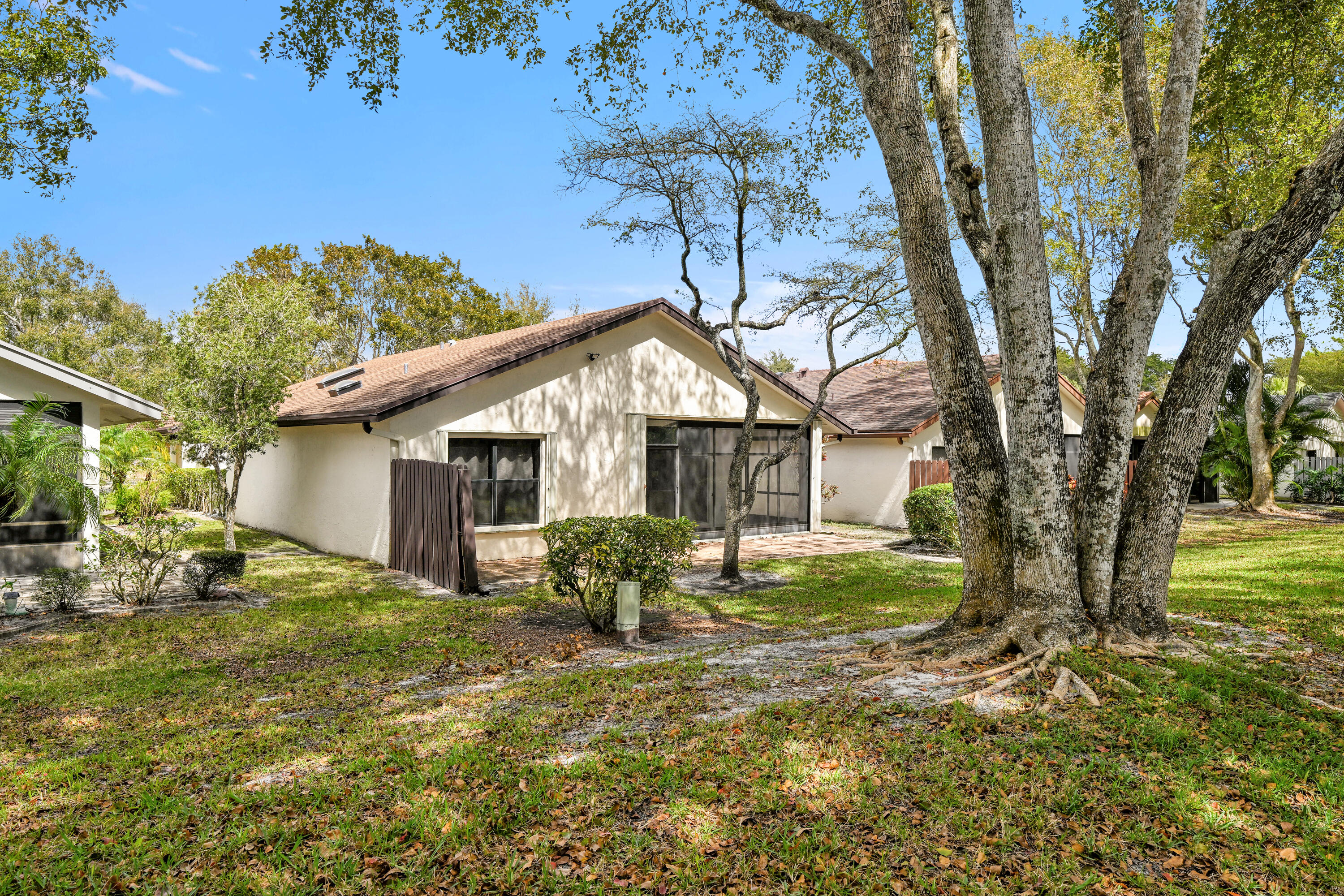 EQUESTRIAN - Residential