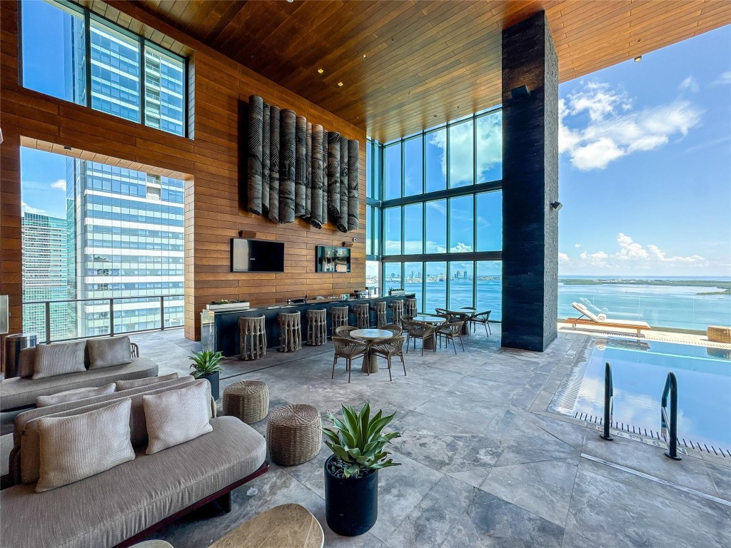 ECHO BRICKELL - Residential