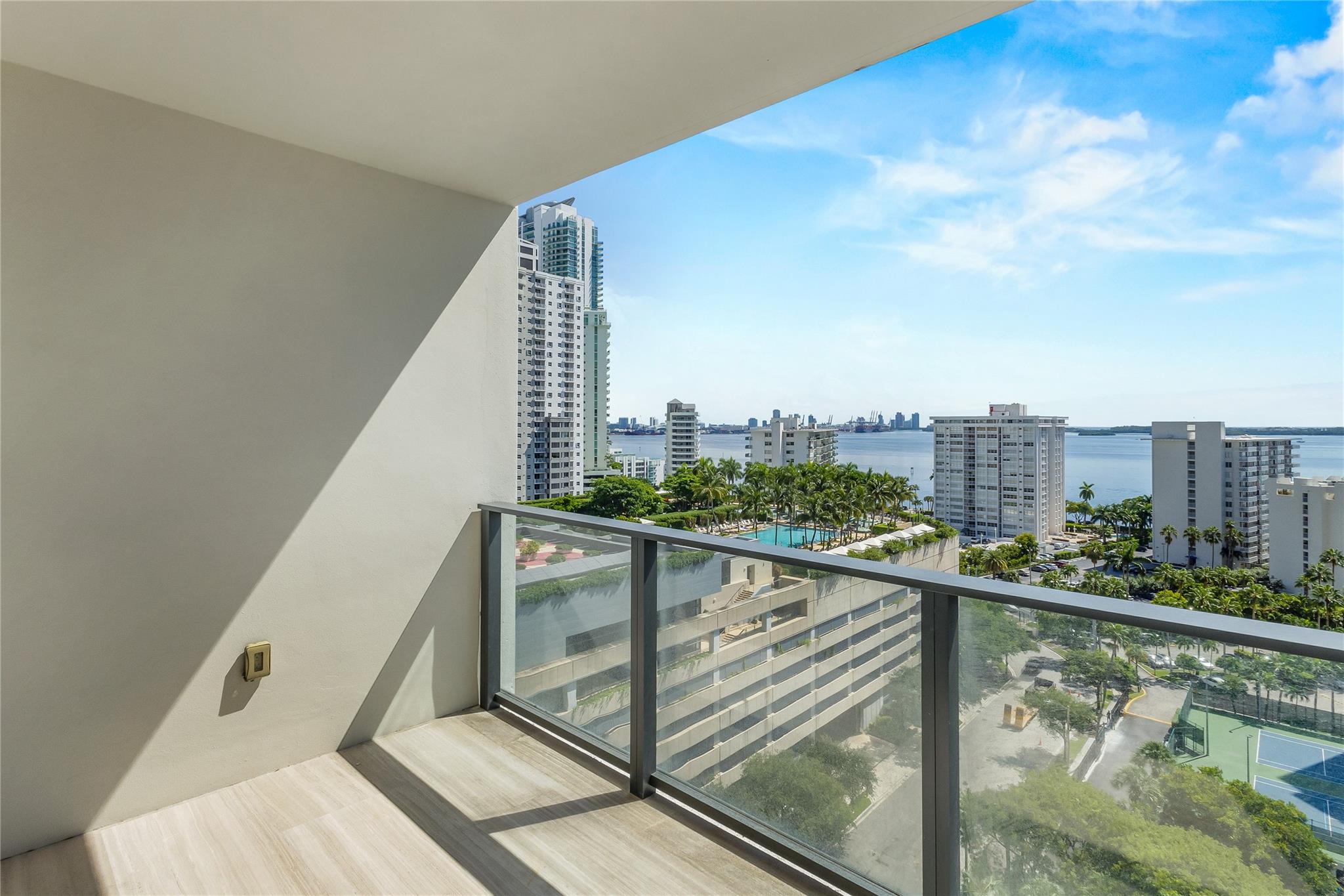 ECHO BRICKELL - Residential