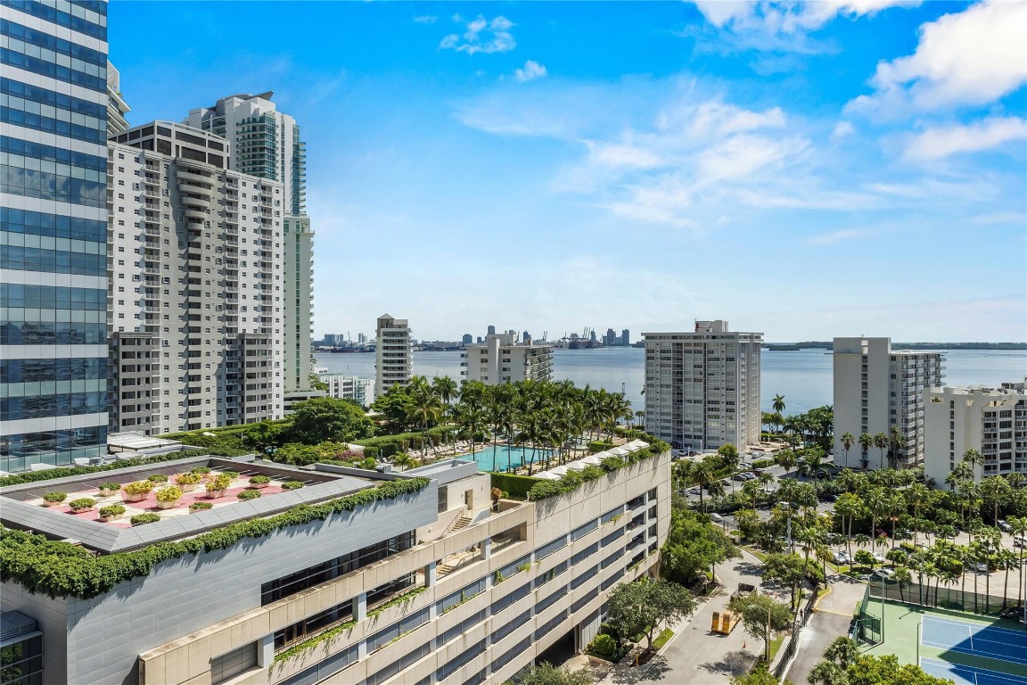 ECHO BRICKELL - Residential