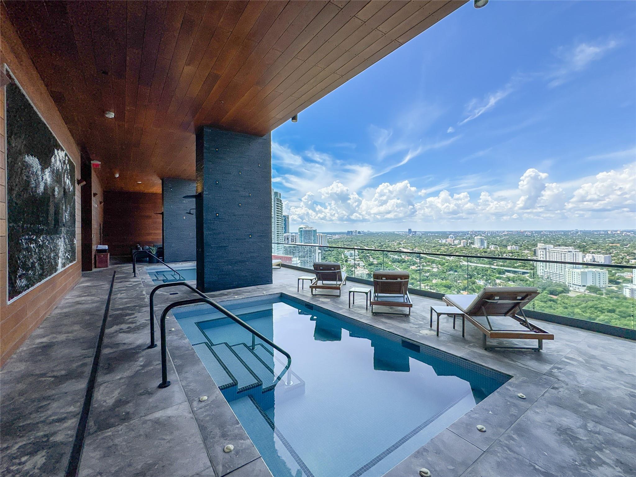 ECHO BRICKELL - Residential