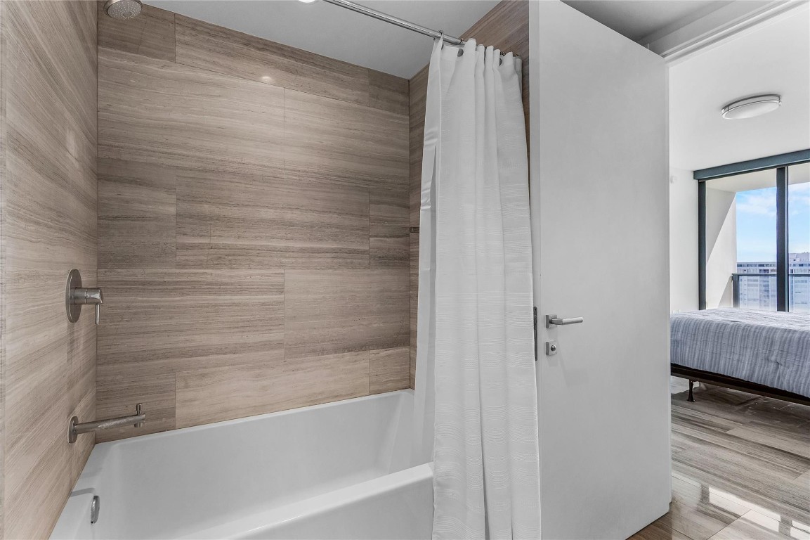 ECHO BRICKELL - Residential