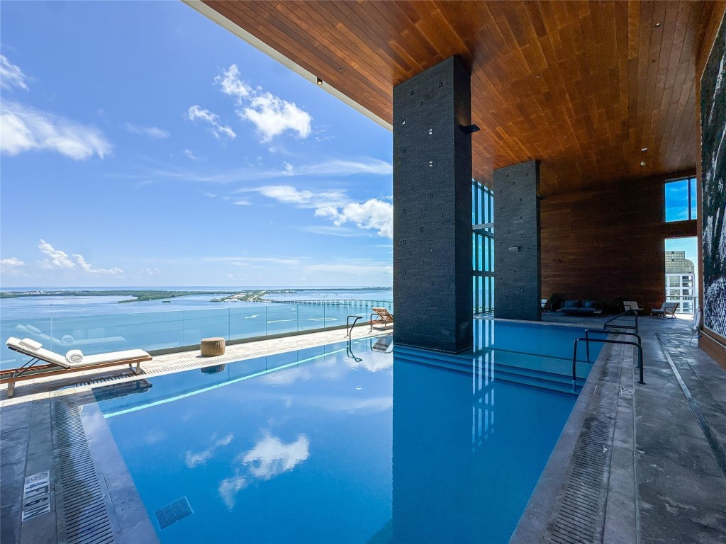 ECHO BRICKELL - Residential