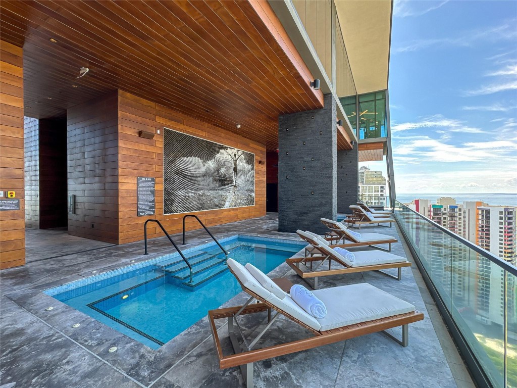 ECHO BRICKELL - Residential