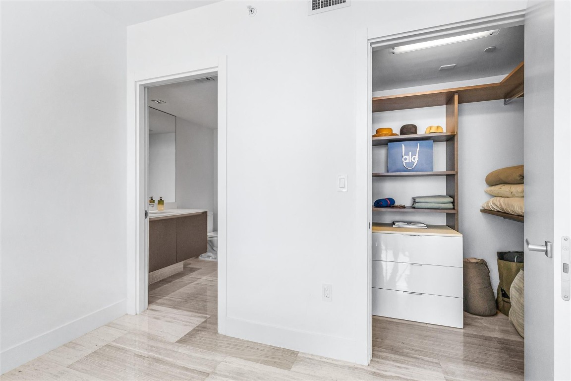 ECHO BRICKELL - Residential