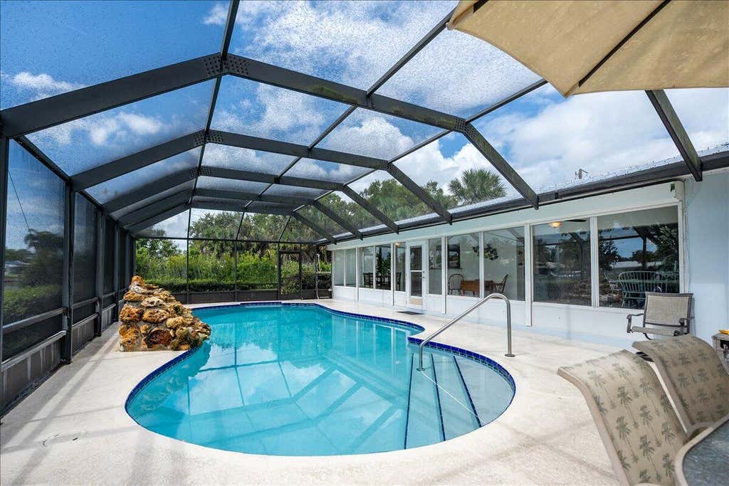 Photo of 2066 5TH Court SE, Vero Beach, FL 32962 (MLS # B26056281)