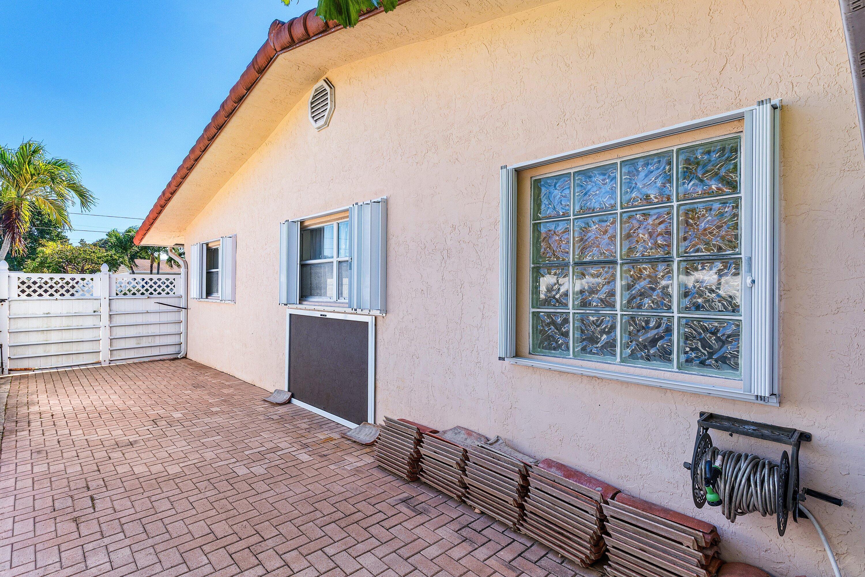 BOCA WOODS - Residential