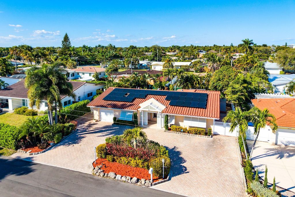 Photo of 451 NE 25th Terrace, Boca Raton, FL 33431 (MLS # R11162113)