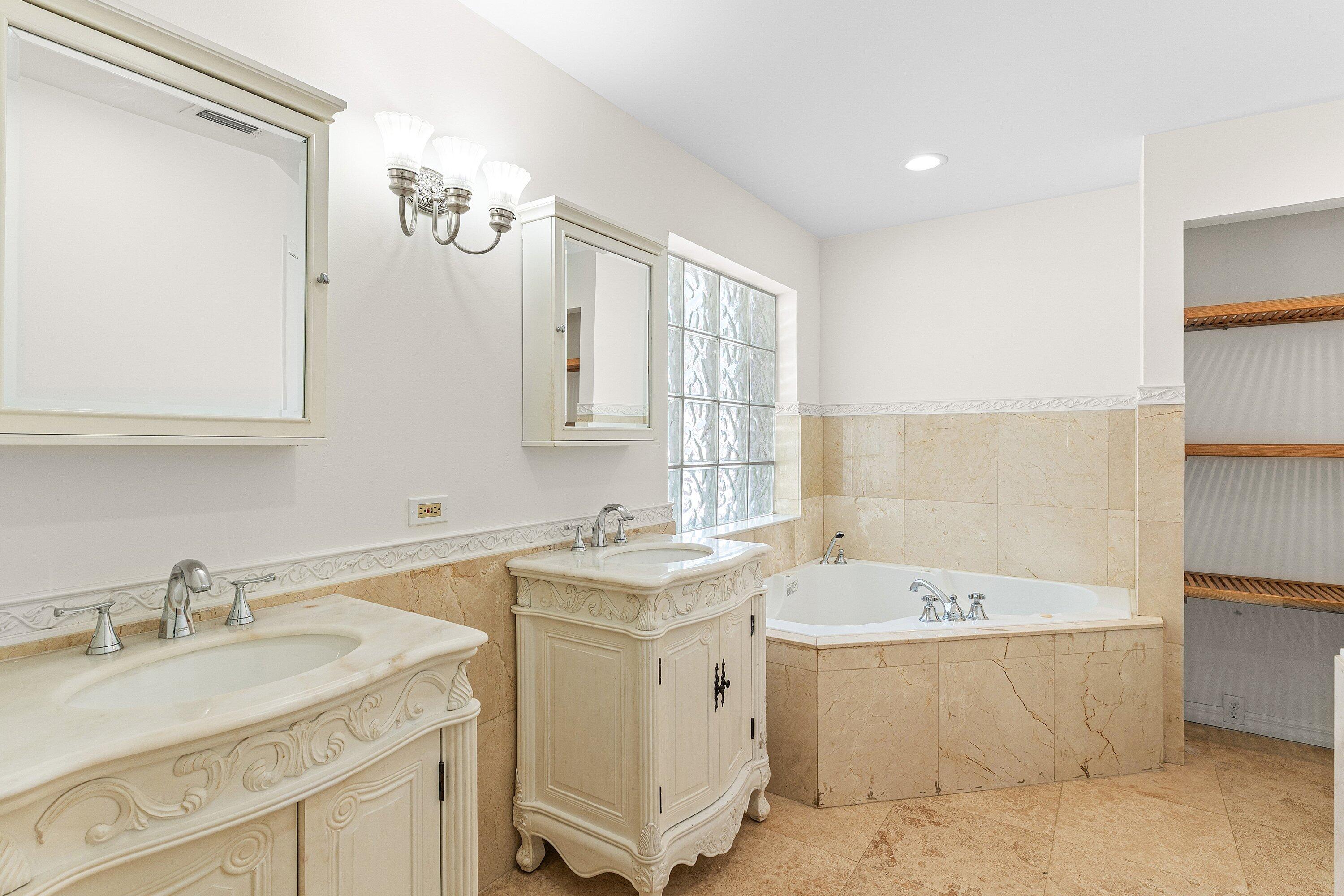 BOCA WOODS - Residential