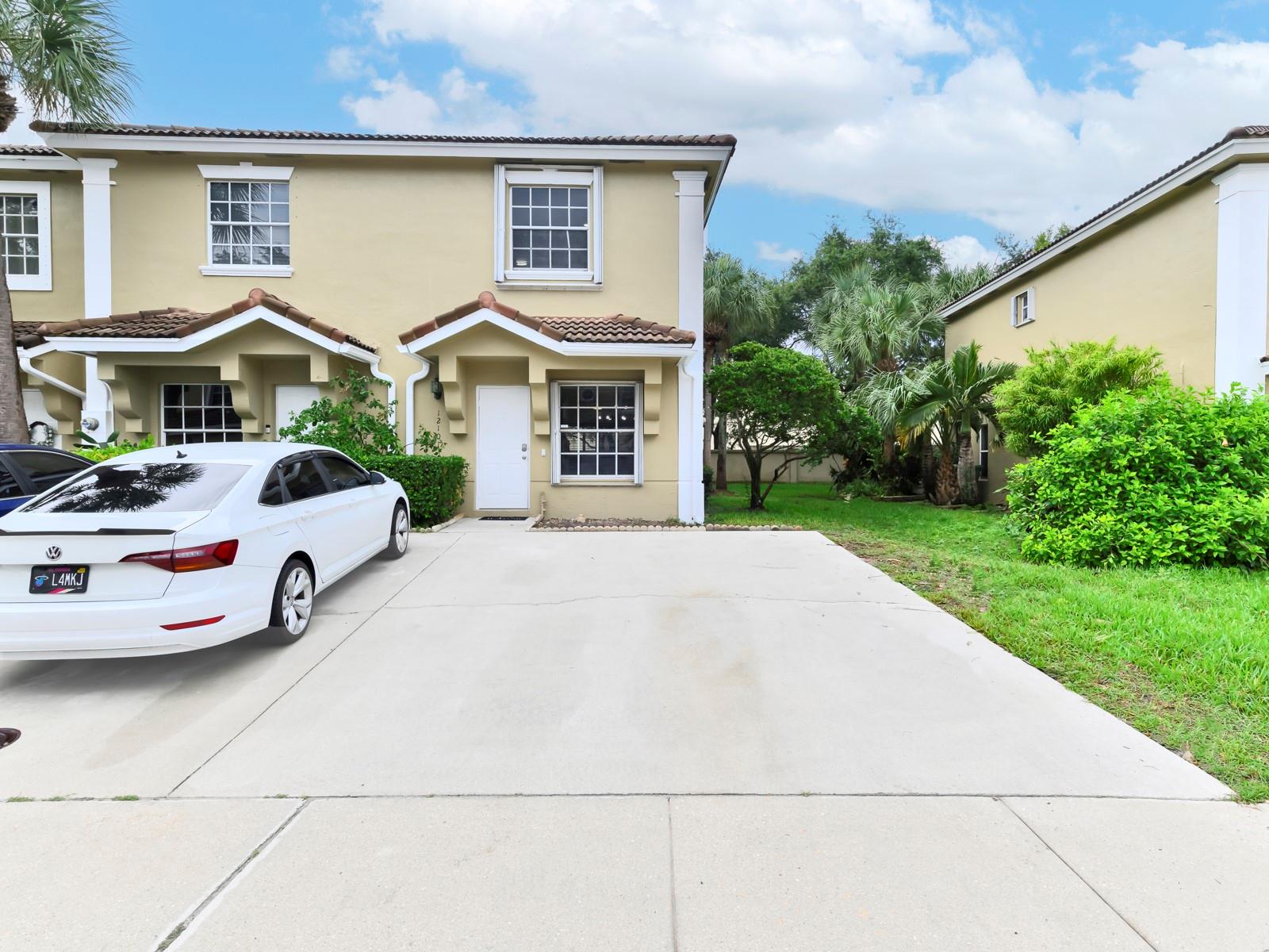 PELICAN POINTE - Residential Lease