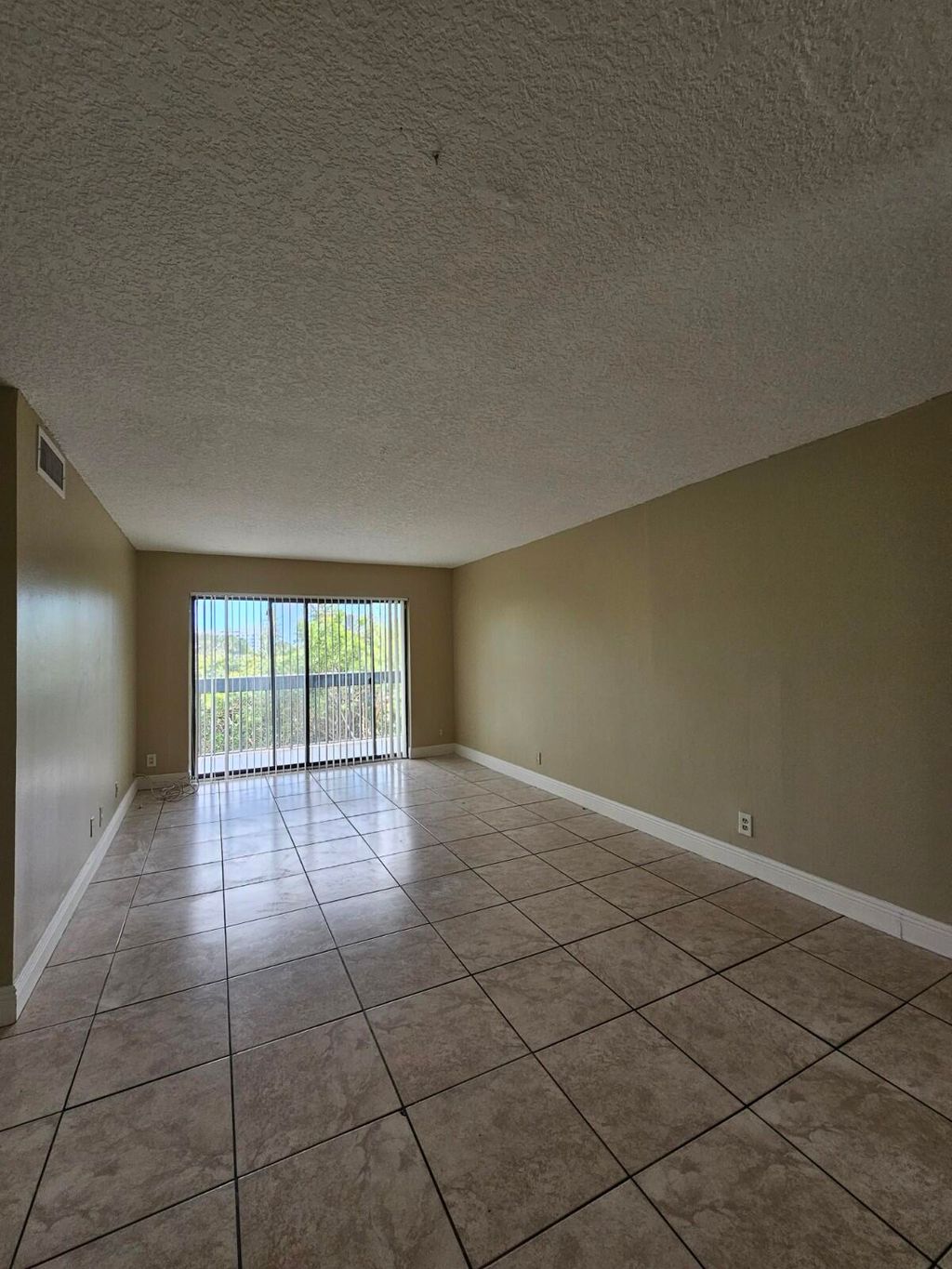 Photo of 1900 N Congress Avenue #405, West Palm Beach, FL 33401 (MLS # R11037969)