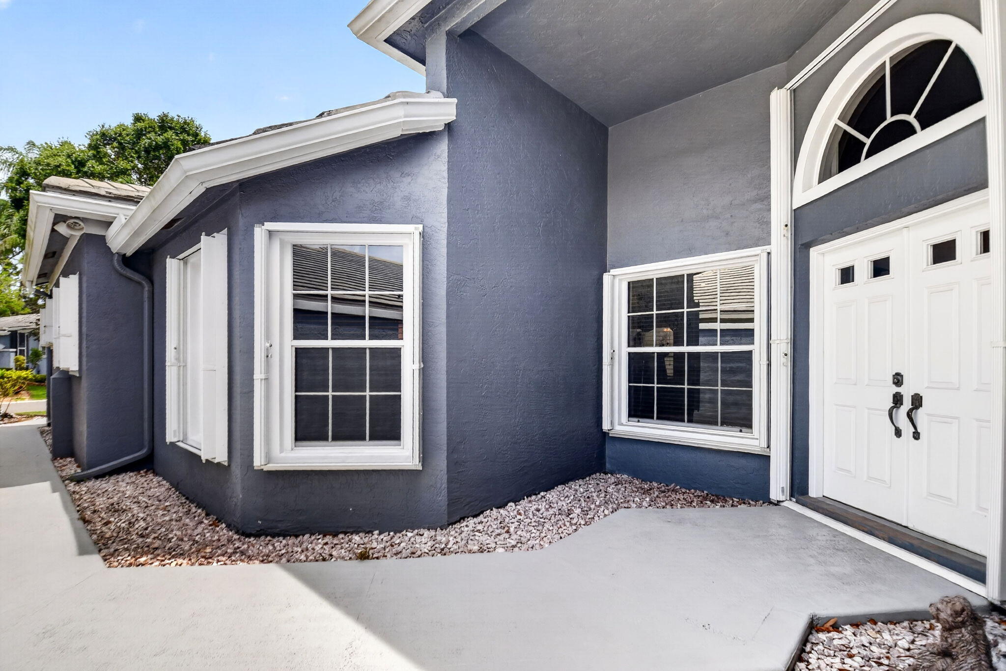 Properties 107 Harbor Lake Circle