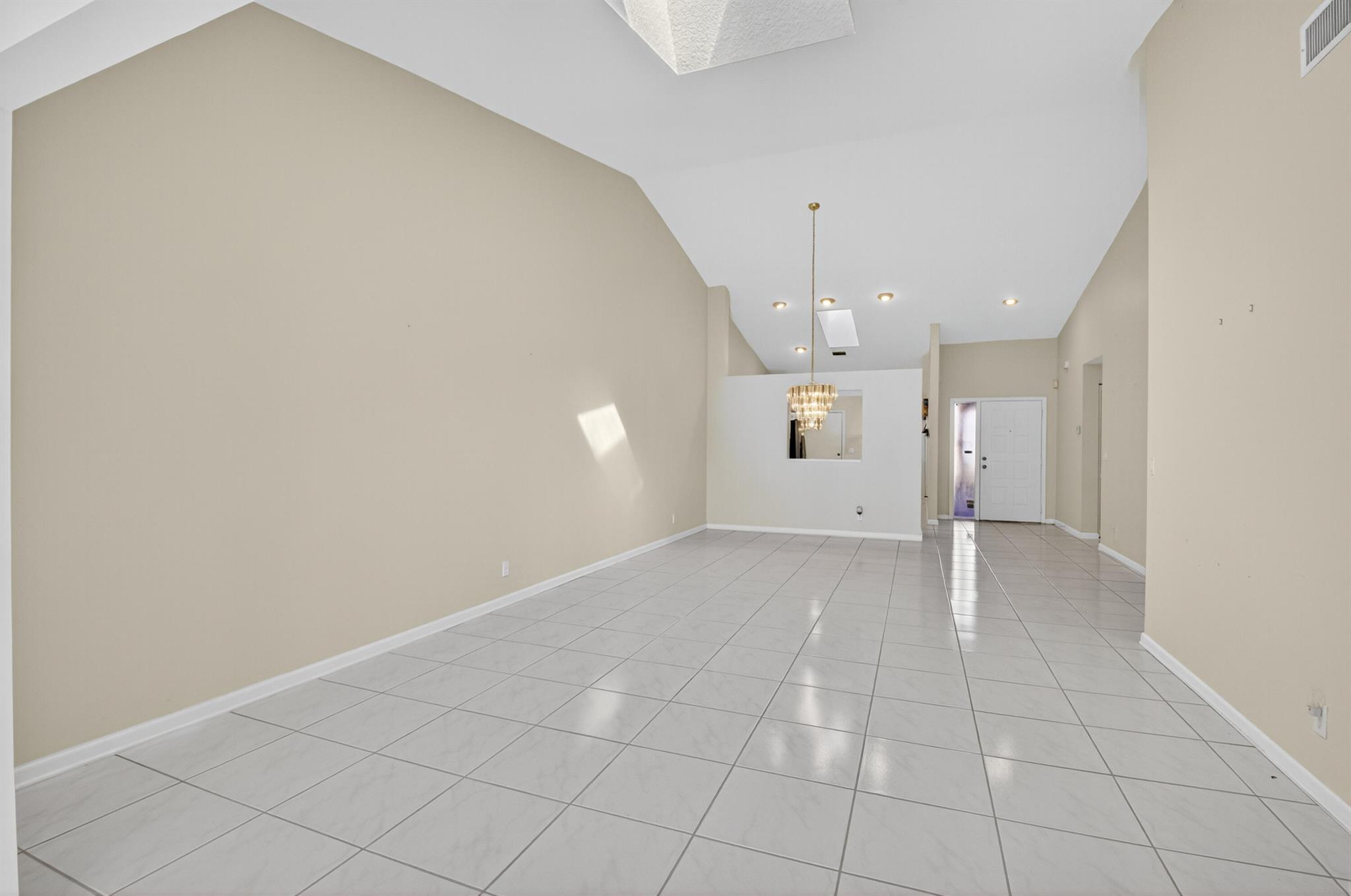 ROYAL LANDINGS - Residential