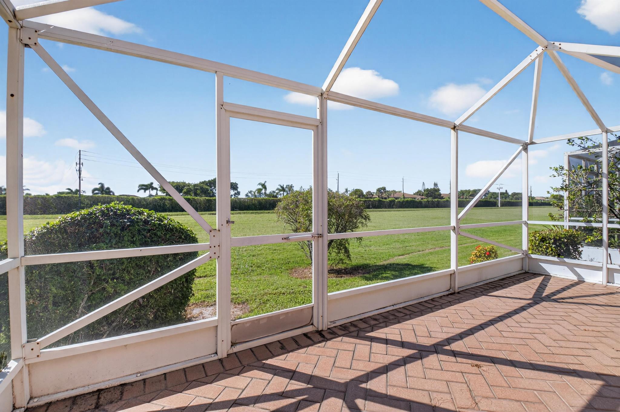 ROYAL LANDINGS - Residential