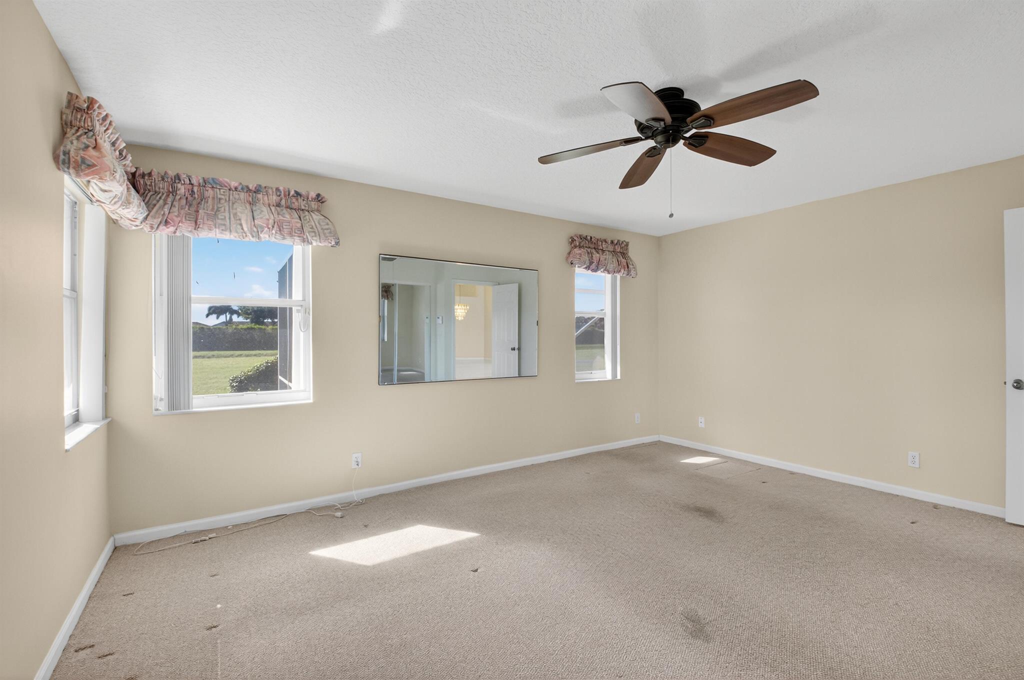 ROYAL LANDINGS - Residential