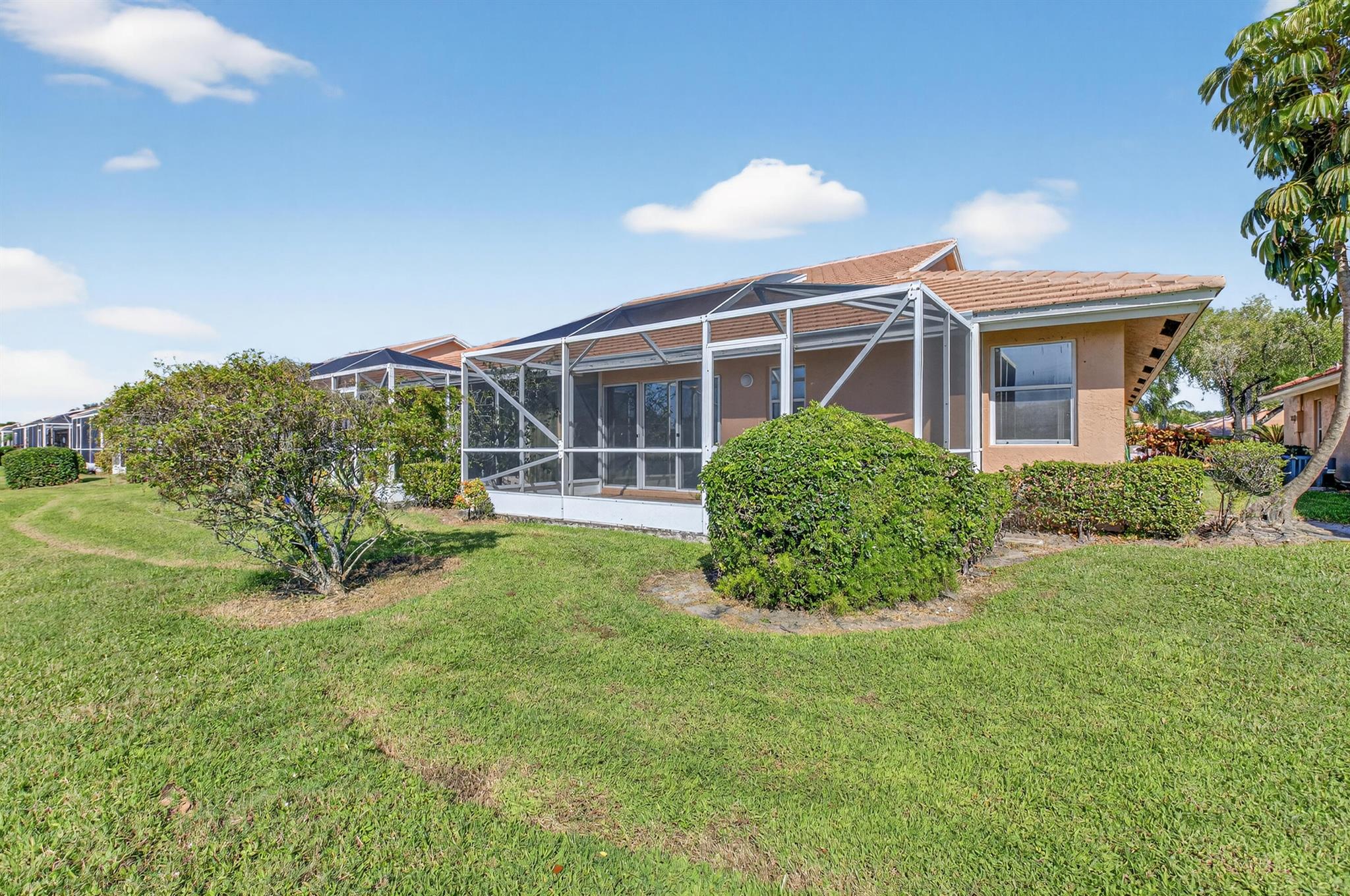 ROYAL LANDINGS - Residential