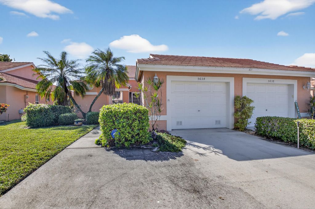Photo of 5634 Royal Lake Circle, Boynton Beach, FL 33437 (MLS # R11136790)