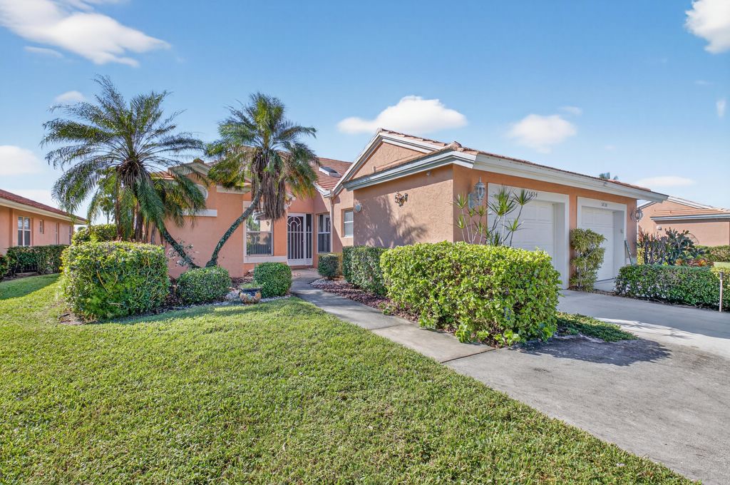 Photo of 5634 Royal Lake Circle, Boynton Beach, FL 33437 (MLS # R11136790)