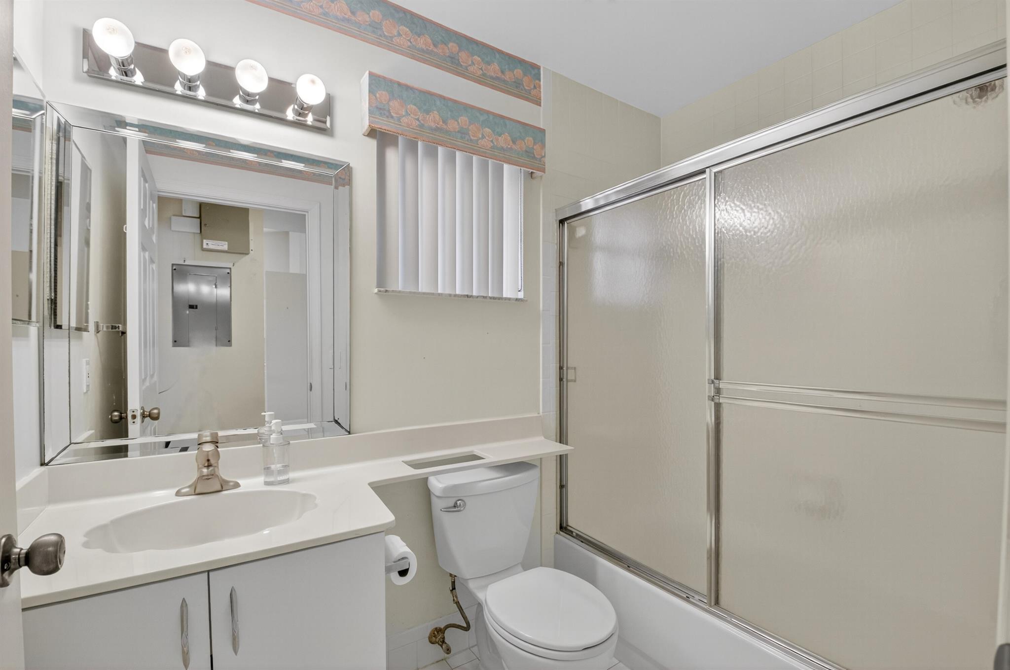 ROYAL LANDINGS - Residential